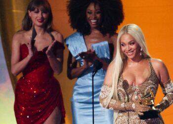 Beyonce on stage accepting best country album award (Reuters)