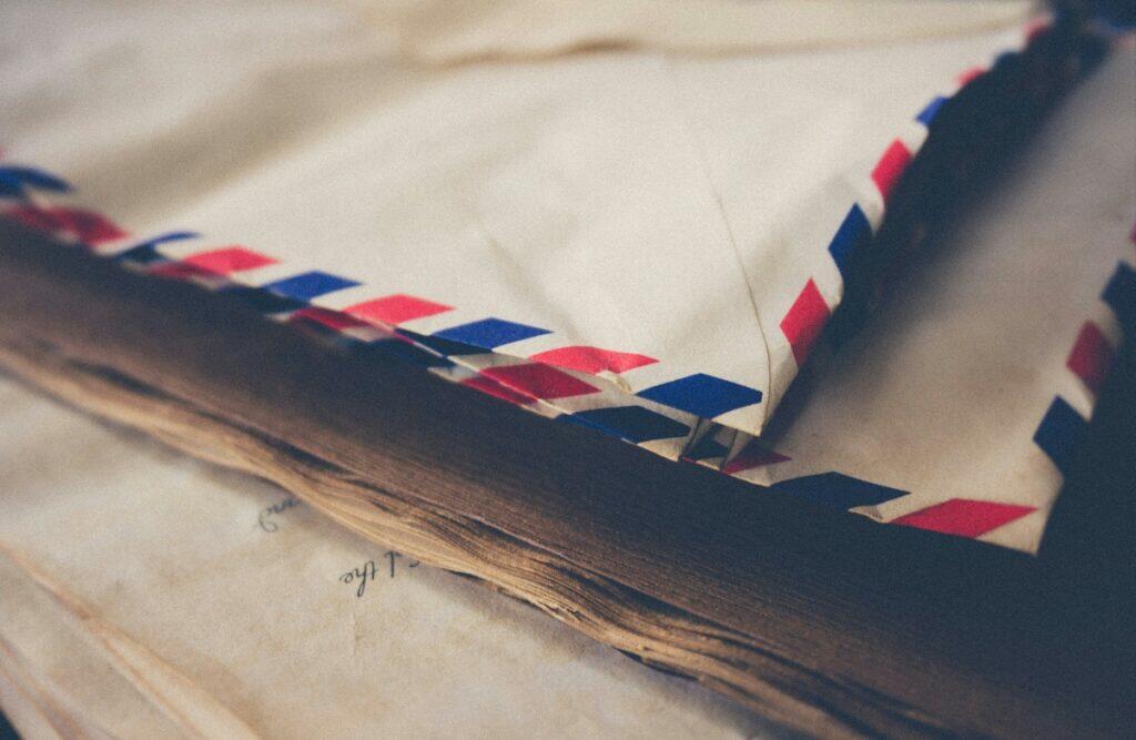 Letter envelope (Unsplash | Liam Truong)