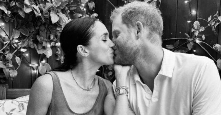 Meghan and Harry black and white picture kissing (Instagram | meghan)