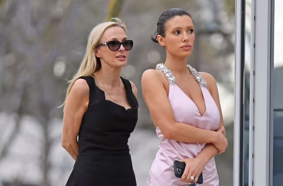 Bianca and Alexandra Censori