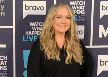 Colleen Hoover returns back to social media