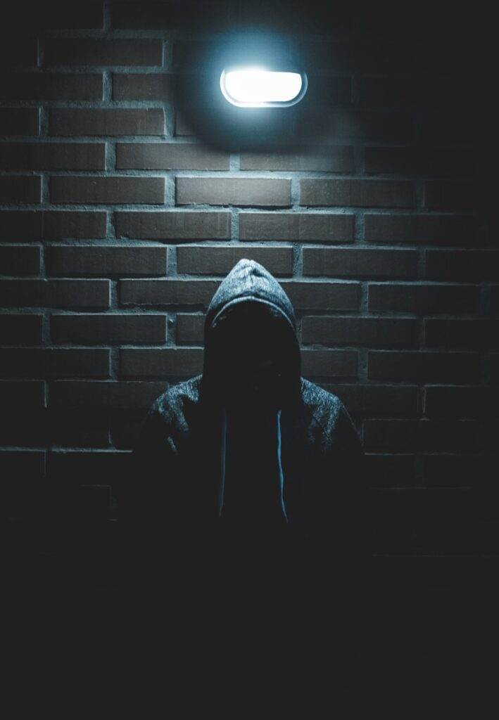 men's black pullover hoodie