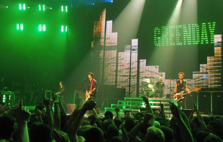 Green Day diss Donald Trump