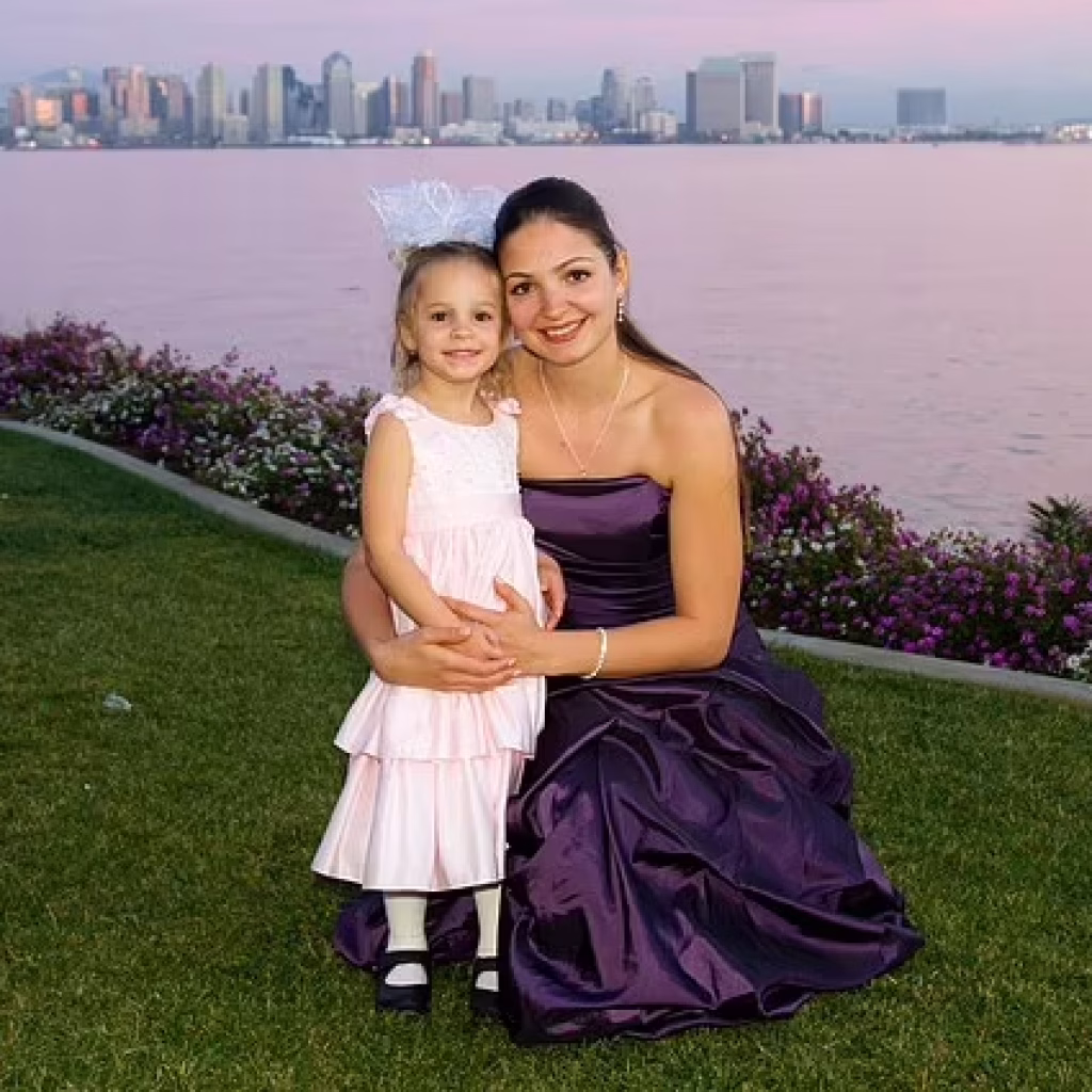 Alisa, mom