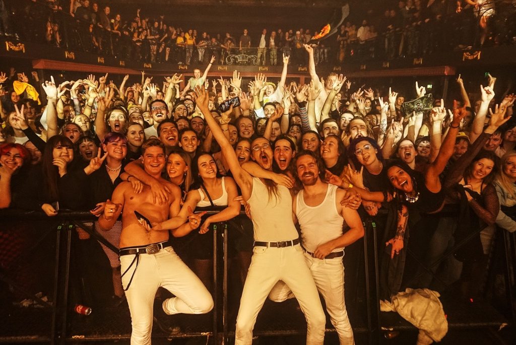 Bugs band with crowd