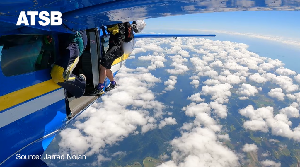 Video if skydiver's parachute getting stuck